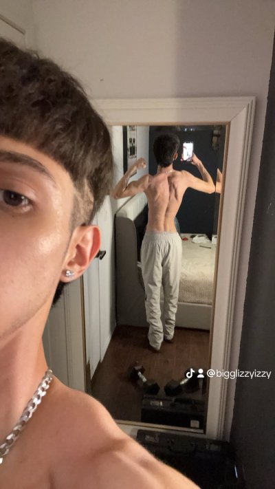 Watch ℑ𝔰𝔯𝔞𝔢𝔩 𝔗𝔞𝔭𝔦𝔞's leaked NSFW photo on TwXstars