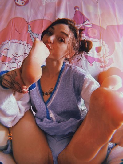 Watch DaisyLove's leaked NSFW photo on TwXstars