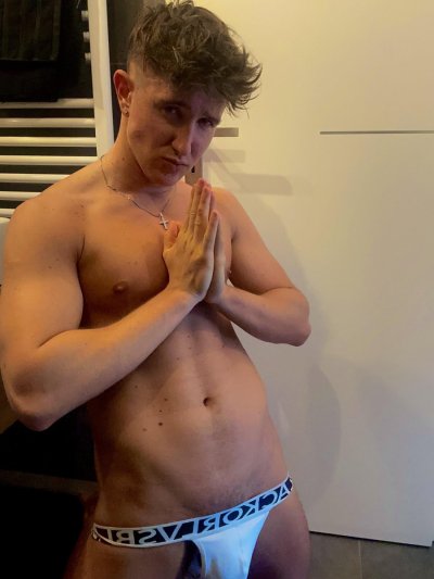 Watch Christian Levine's leaked NSFW photo on TwXstars