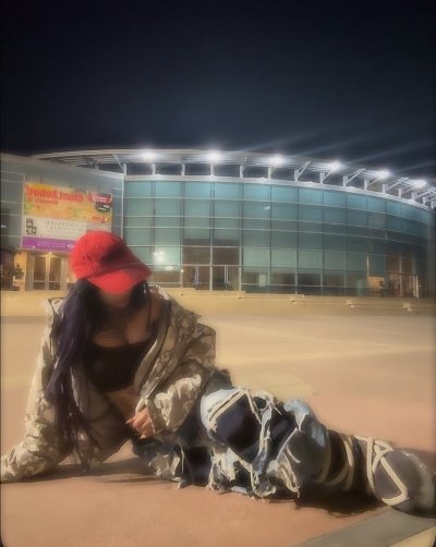 Watch zombrii 🤍's leaked NSFW photo on TwXstars