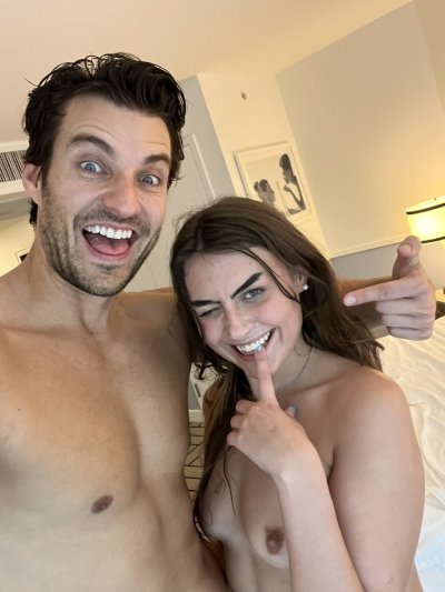 Watch Selina Bentz's leaked NSFW photo on TwXstars