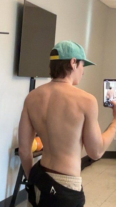 Watch itsevanwade's leaked NSFW photo on TwXstars