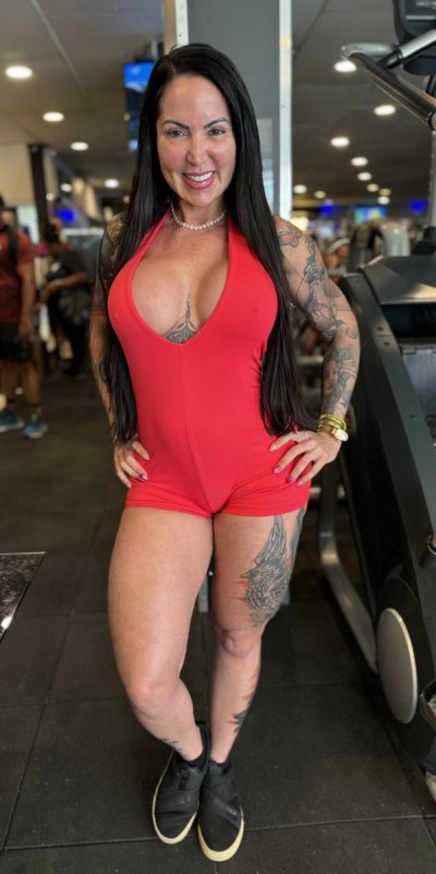 Watch Elisa Sanches's leaked NSFW photo on TwXstars