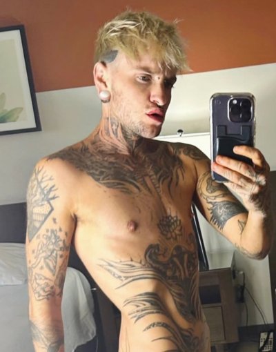 Watch Austin Spears FTM🏳️‍⚧️$3 OF's leaked NSFW photo on TwXstars