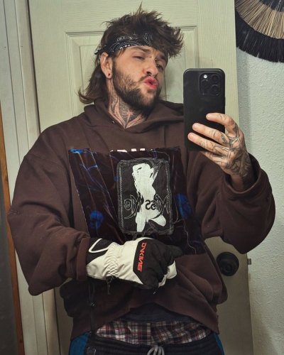 Watch Austin Spears FTM🏳️‍⚧️$3 OF's leaked NSFW photo on TwXstars