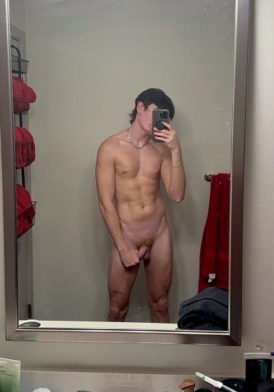 Watch itsevanwade's leaked NSFW photo on TwXstars
