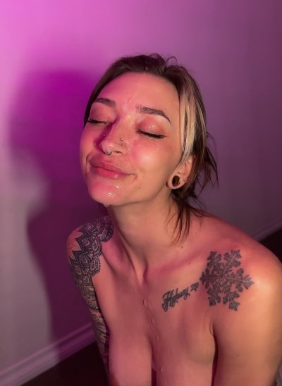 Watch therealslimcadi's leaked NSFW photo on TwXstars