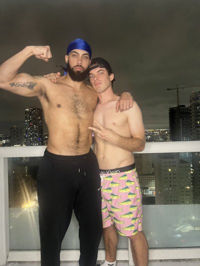 Watch King James 👑's leaked NSFW photo on TwXstars