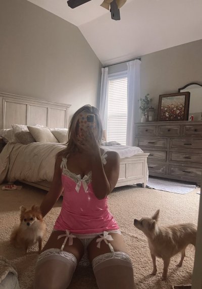 Watch ✩𝐁𝐚𝐢𝐥𝐞𝐲 𝐁𝐨𝐨𝐭𝐥𝐞𝐬✩'s leaked NSFW photo on TwXstars