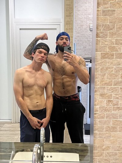 Watch King James 👑's leaked NSFW photo on TwXstars