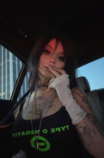 Watch zombrii 🤍's leaked NSFW photo on TwXstars