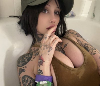 Watch zombrii 🤍's leaked NSFW photo on TwXstars