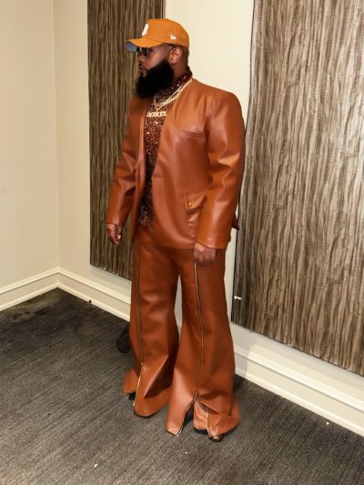 Watch PleasureU Studios's leaked NSFW photo on TwXstars