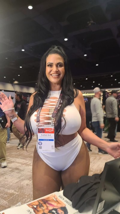 Watch Kailani Kai ❤️'s leaked NSFW photo on TwXstars