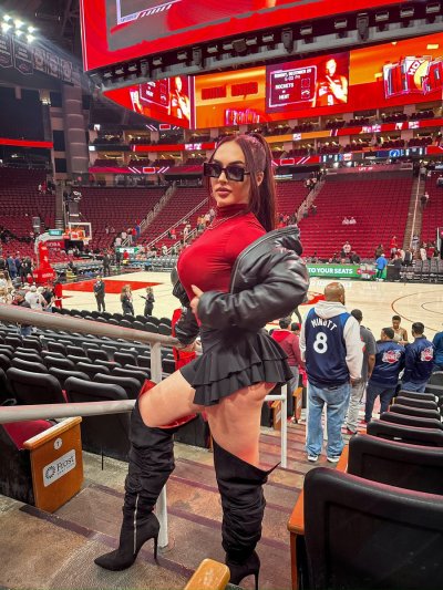 Watch Emily Norman's leaked NSFW photo on TwXstars