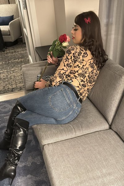 Watch Alina Wang's leaked NSFW photo on TwXstars