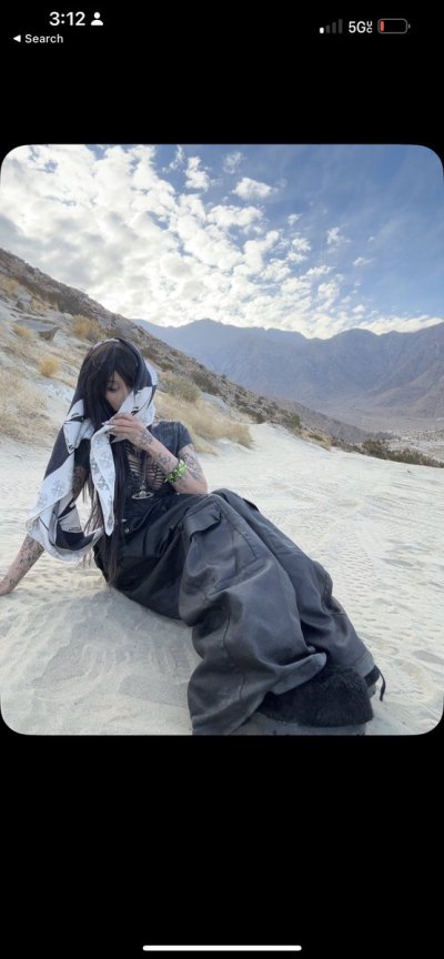 Watch zombrii 🤍's leaked NSFW photo on TwXstars