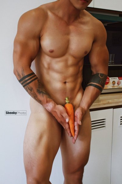 Watch ShenkyPhoto's leaked NSFW photo on TwXstars