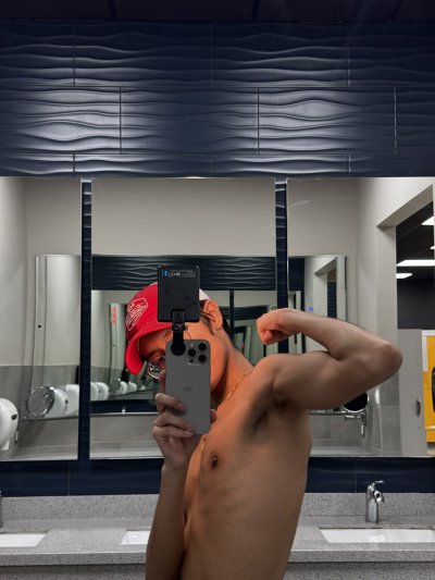 Watch OnlyVani 🪩's leaked NSFW photo on TwXstars