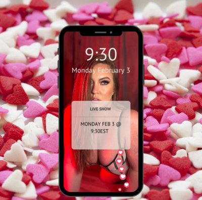 Watch Maddy O'Reilly's leaked NSFW photo on TwXstars