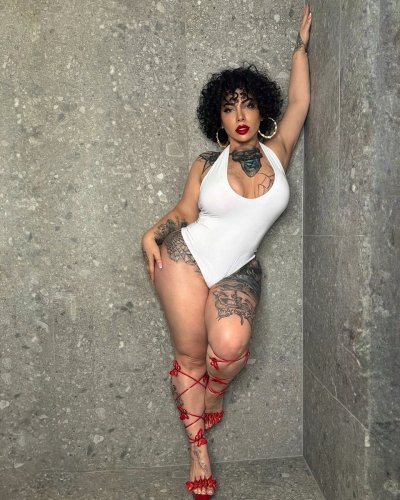 Watch Azita's leaked NSFW photo on TwXstars