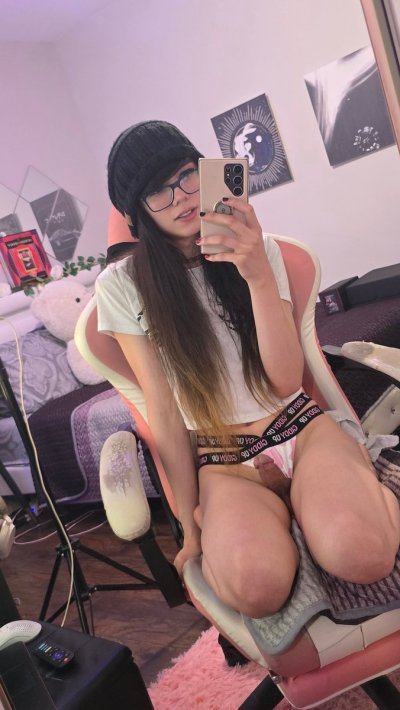 Watch Tess 💙's leaked NSFW photo on TwXstars