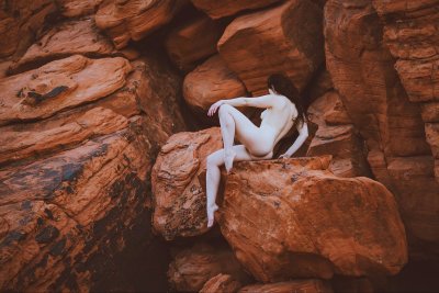 Watch Nicole Vaunt's leaked NSFW photo on TwXstars