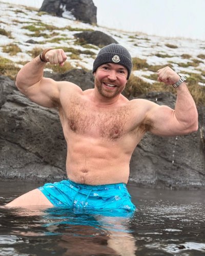 Watch Gabriel Cross's leaked NSFW photo on TwXstars