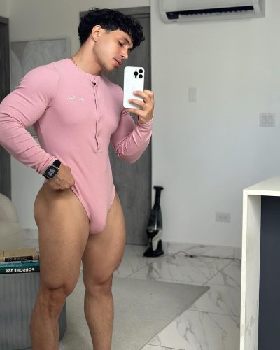 Watch Rene Gonzalez Byken's leaked NSFW photo on TwXstars