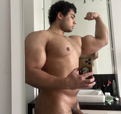 Watch Pedro's leaked NSFW photo on TwXstars