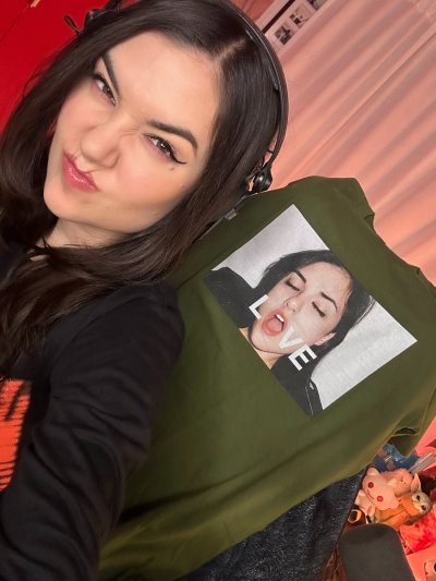 Watch Sasha Grey's leaked NSFW photo on TwXstars