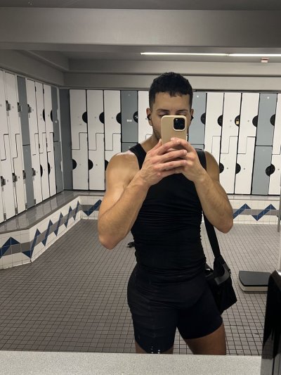 Watch hungryboi's leaked NSFW photo on TwXstars