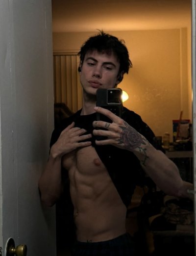 Watch Aaron Fuller's leaked NSFW photo on TwXstars