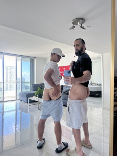 Watch King James 👑's leaked NSFW photo on TwXstars