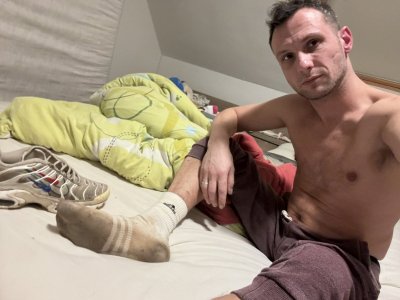 Watch sniffme_sk8boy's leaked NSFW photo on TwXstars