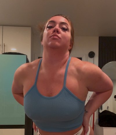 Watch Maddy O'Reilly's leaked NSFW photo on TwXstars