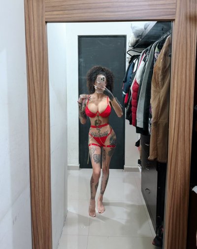 Watch Kɪᴛᴢɪᴀ Sᴜᴀʀᴇᴢ's leaked NSFW photo on TwXstars