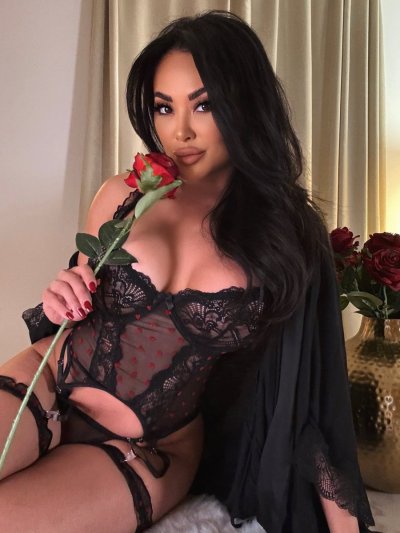 Watch Kaylani Lei's leaked NSFW photo on TwXstars