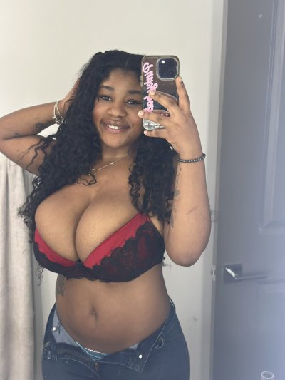 Watch skie 🩷's leaked NSFW photo on TwXstars