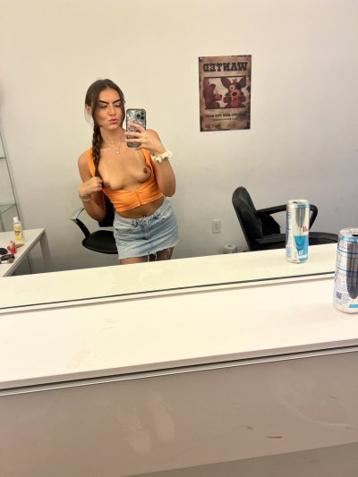 Watch Selina Bentz's leaked NSFW photo on TwXstars