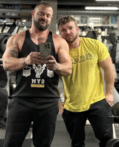 Watch Gabriel Cross's leaked NSFW photo on TwXstars