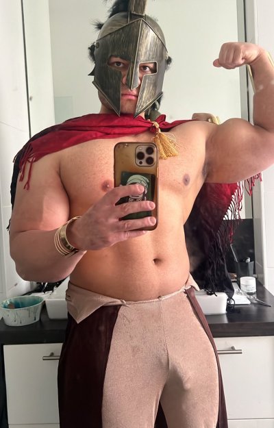 Watch Pedro's leaked NSFW photo on TwXstars