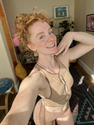 Watch Amy Ginger Hart's leaked NSFW photo on TwXstars