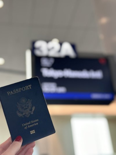 Watch Melody's leaked NSFW photo on TwXstars