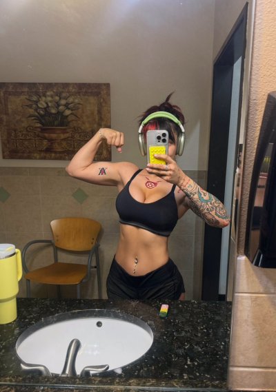 Watch Lauren Hunt's leaked NSFW photo on TwXstars