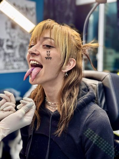 Watch therealslimcadi's leaked NSFW photo on TwXstars