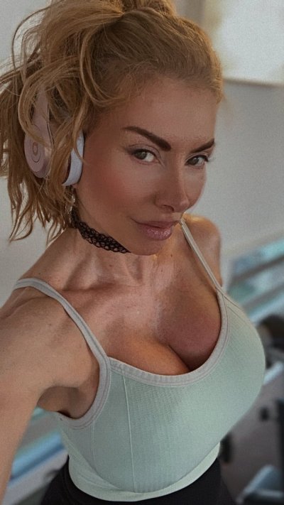 Watch Lynda Leigh's leaked NSFW photo on TwXstars