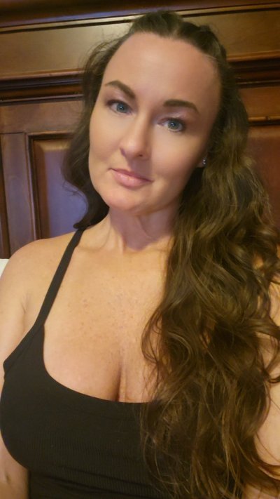 Watch FitLakeMomma 🦋 6️⃣7️⃣K's leaked NSFW photo on TwXstars