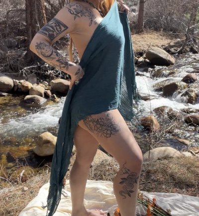 Watch Sarah Vandella's leaked NSFW photo on TwXstars