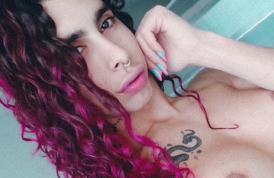 Watch Emi Vela's leaked NSFW photo on TwXstars